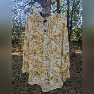 ✨NWT Kaari Blue Yellow Floral Top